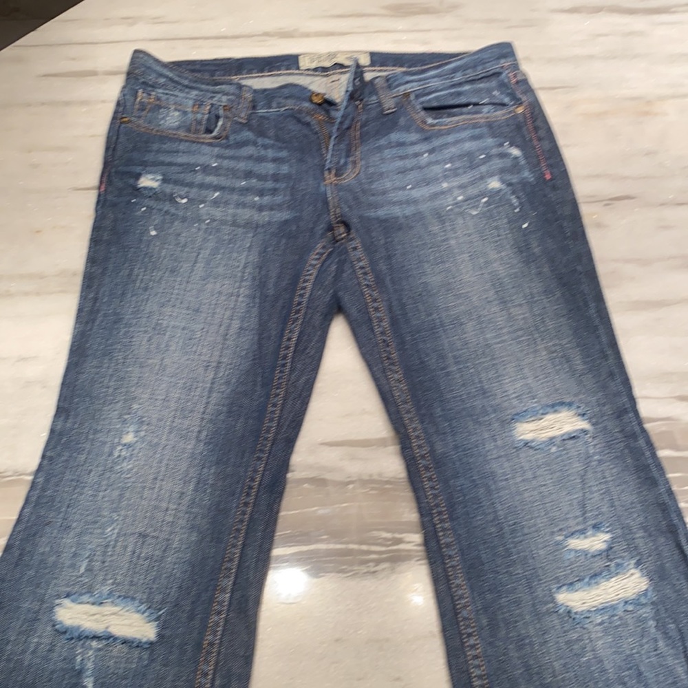 VS Pink dark distressed Jeans